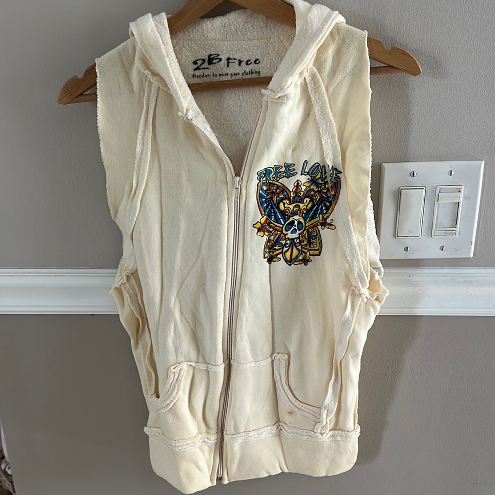 2B Free Cream Sleeveless Free Love Hoodie -Size M